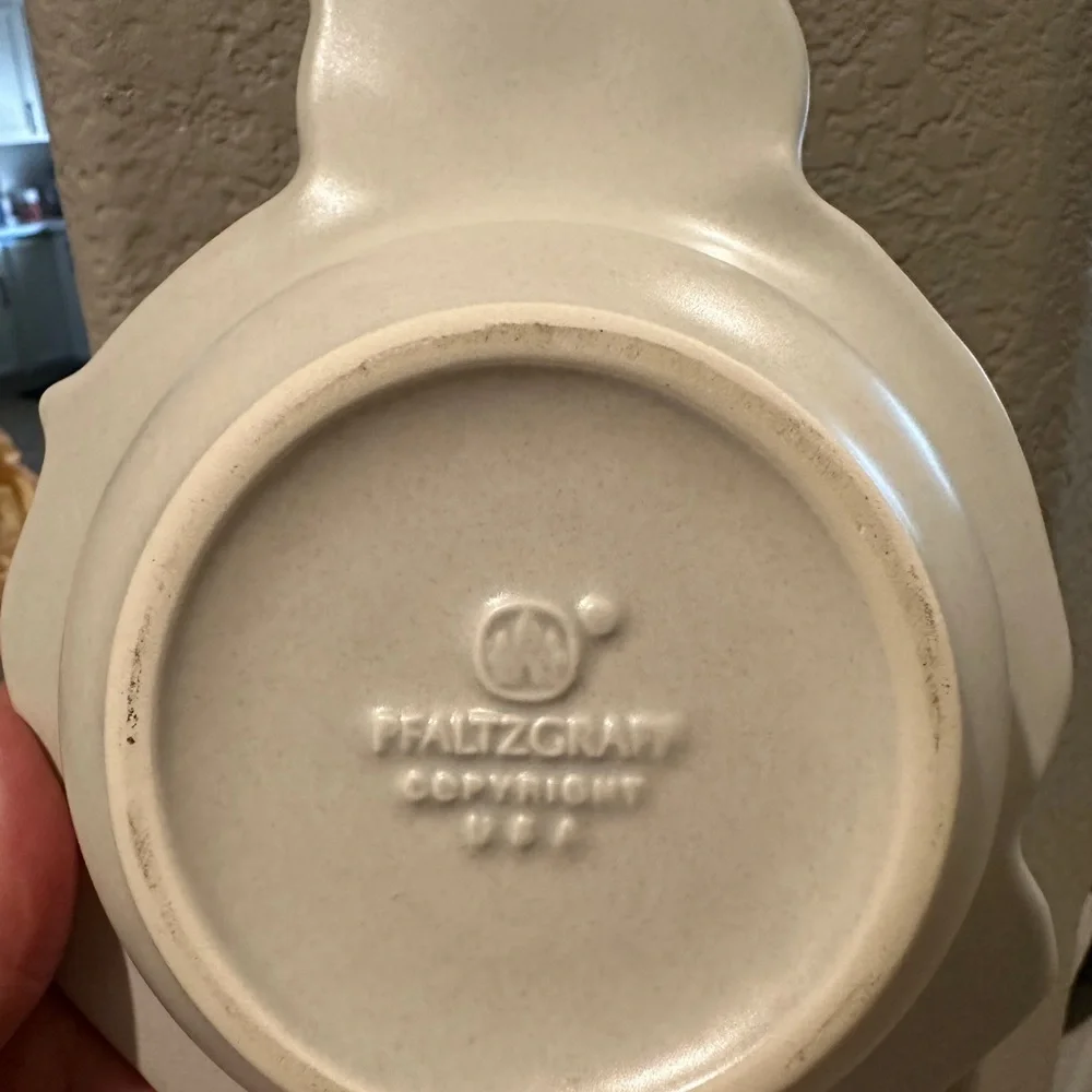 Phaltzgraff Yorktown Kitty Ceramic bowl - White and Blue - Picture 2 of 2